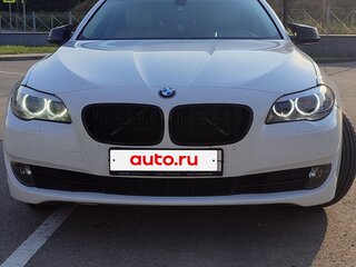 2012 BMW 5 серии 530d xDrive VI (F10/F11/F07), белый, 1590000 рублей, вид 3