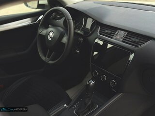 2018 Skoda Octavia III (A7) Рестайлинг, белый, 1700000 рублей, вид 5