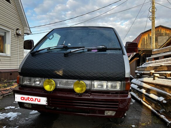 1990 Nissan Largo II (GC22), серебристый, 605000 рублей
