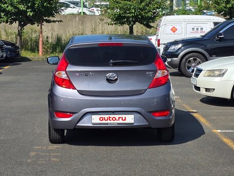 2018 Hyundai Accent IV, серебристый, 1450000 рублей, вид 3