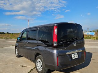 2018 Honda Stepwgn V Рестайлинг, серый, 1950000 рублей, вид 4