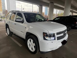 2008 Chevrolet Tahoe III, белый, 1600000 рублей, вид 3