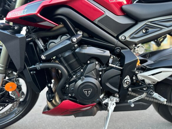 2024 Triumph Street Triple, красный, 1250000 рублей - вид 6