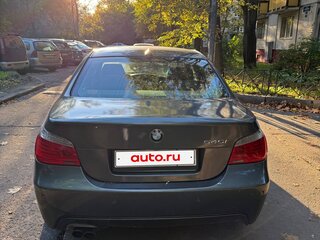 2004 BMW 5 серии 545i V (E60/E61), серый, 1500000 рублей, вид 3