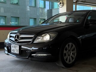 2011 Mercedes-Benz C-Класс 180 III (W204) Рестайлинг, чёрный, 1650000 рублей, вид 3