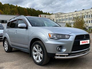 2011 Mitsubishi Outlander II Рестайлинг, серебристый, 1200000 рублей, вид 3