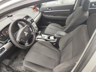 2008 Mitsubishi Galant IX Рестайлинг, серебристый, 550000 рублей, вид 5