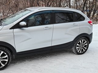 2018 Lada (ВАЗ) XRAY Cross I, серебристый, 900000 рублей, вид 4