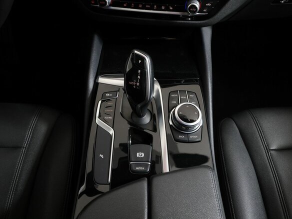 2018 BMW 5 серии 520d xDrive VII (G30/G31/G38), чёрный - вид 22