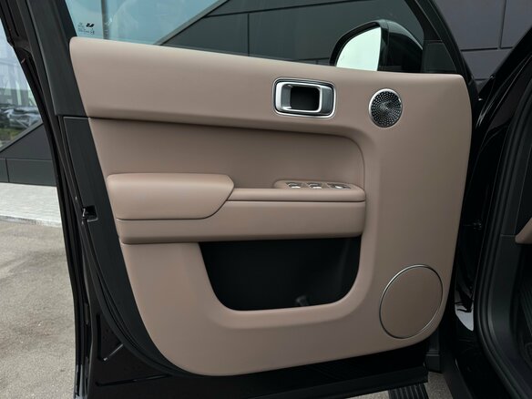 2025 Li Auto (Lixiang) L9 52.3 kWh I Рестайлинг, чёрный, 11990000 рублей - вид 24