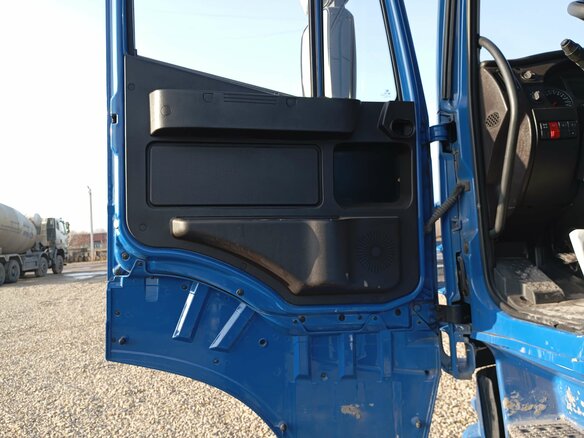 2023 IVECO-Hongyan 6x4 (CQ4256), синий, 3938350 рублей - вид 9
