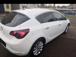 2013 Opel Astra J Рестайлинг, белый, 870000 рублей, вид 5