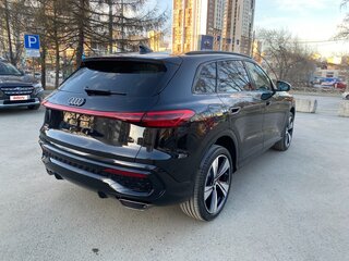 2026 Audi Q5 45 TFSI III (GU), чёрный, 7590000 рублей, вид 5