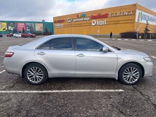 2010 Toyota Camry VI (XV40) Рестайлинг, серебристый, 860000 рублей, вид 3