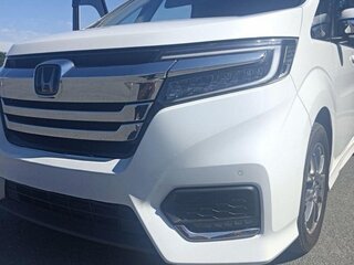 2021 Honda Stepwgn Spada V Рестайлинг, белый, 1960000 рублей, вид 3