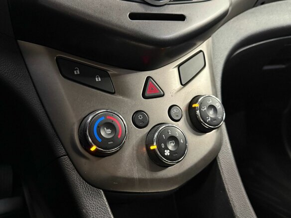 2012 Chevrolet Aveo II, чёрный, 470000 рублей - вид 17