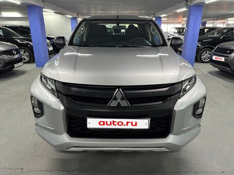 2019 Mitsubishi L200 V Рестайлинг, серебристый, 1965000 рублей, вид 3