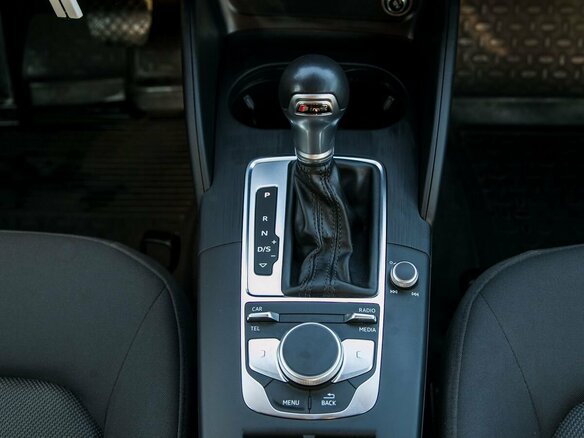 2019 Audi A3 III (8V) Рестайлинг, красный, 2050000 рублей - вид 21