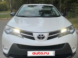 2013 Toyota RAV4 IV (XA40), белый, 1850000 рублей, вид 1