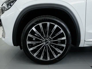 2026 Geely Monjaro I Рестайлинг, белый, 5012716 рублей, вид 3