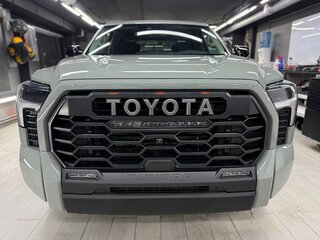 2023 Toyota Tundra CrewMax III, зелёный, 7600000 рублей, вид 4