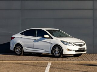 2015 Hyundai Solaris I Рестайлинг, белый, 895000 рублей, вид 3