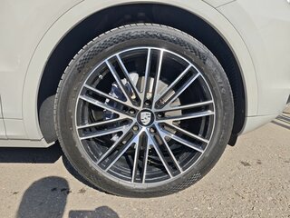 2021 Porsche Cayenne III, серый, 7499000 рублей, вид 4