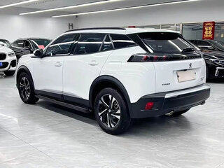 2022 Peugeot 2008 II, белый, 1400000 рублей, вид 4