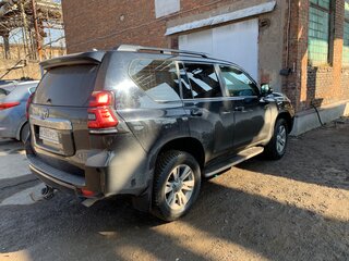 2019 Toyota Land Cruiser Prado 150 Series Рестайлинг 2, чёрный, 4750000 рублей, вид 4