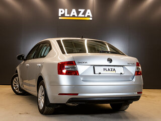 2019 Skoda Octavia III (A7) Рестайлинг, серебристый, 1699000 рублей, вид 3