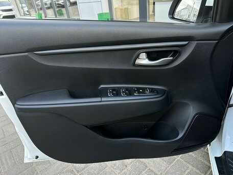 2018 Kia Rio IV, белый, 1280000 рублей, вид 5