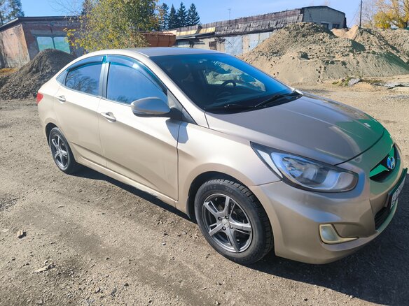 2011 Hyundai Solaris I, бежевый - вид 5