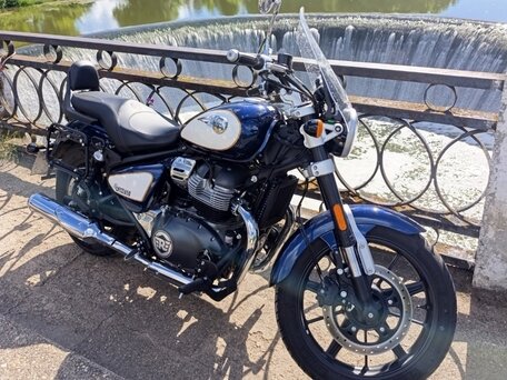2025 Royal Enfield Super Meteor, синий, 670000 рублей, вид 1