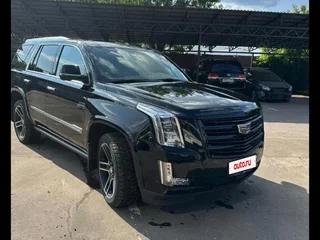2020 Cadillac Escalade IV, чёрный, 6000000 рублей, вид 1