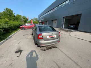 2010 Skoda Octavia II (A5) Рестайлинг, серый, 500000 рублей, вид 5