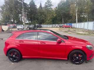 2013 Mercedes-Benz A-Класс 180 III (W176), красный, 1100000 рублей, вид 4