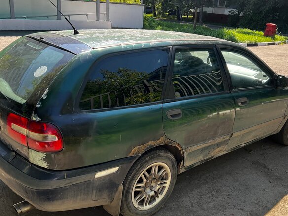1998 Volvo V40 I, зелёный - вид 4
