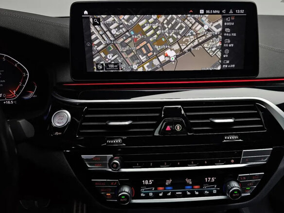 2022 BMW 5 серии 530i xDrive VII (G30/G31/G38) Рестайлинг, белый - вид 10
