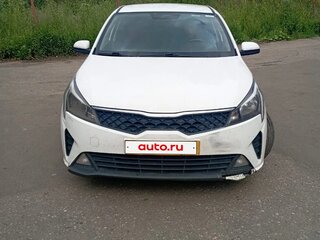 2022 Kia Rio IV Рестайлинг, белый, 1300000 рублей, вид 1