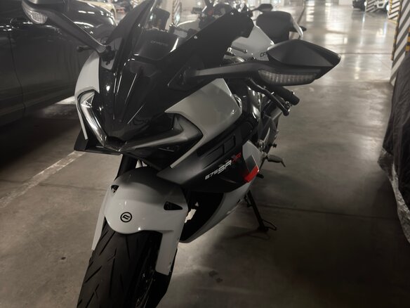 2025 CFMoto 675SR-R, серый, 640000 рублей - вид 8