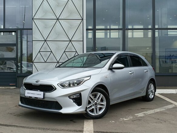 2018 Kia Ceed III, серебристый, 1589000 рублей