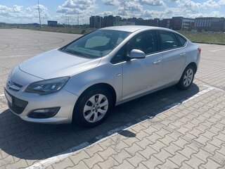 2015 Opel Astra J Рестайлинг, серебристый, 1400000 рублей, вид 1