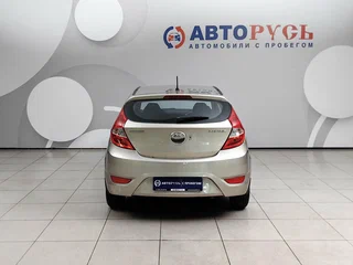 2012 Hyundai Solaris I, бежевый, 668000 рублей, вид 4