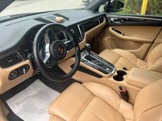 2018 Porsche Macan I, коричневый, 3750000 рублей, вид 3