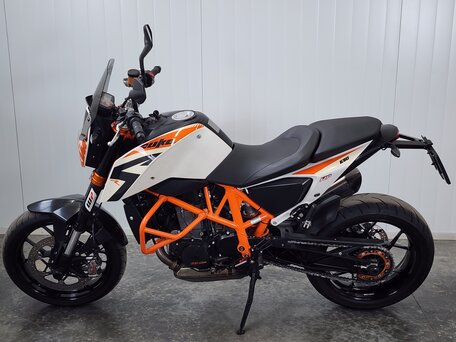 2013 KTM 690 Duke R, белый, 449000 рублей, вид 5