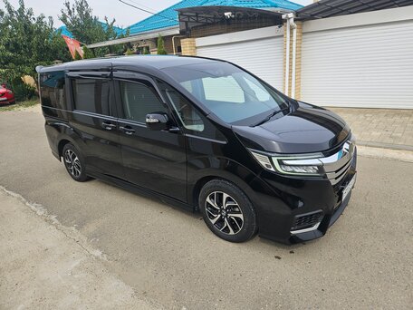 2020 Honda Stepwgn Spada V Рестайлинг, чёрный, 2295000 рублей, вид 4
