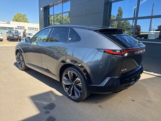 2026 Mazda CX-6e, чёрный, 8370000 рублей, вид 3