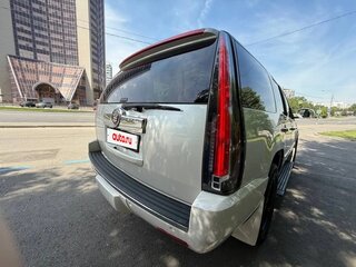2011 Cadillac Escalade III, белый, 1790000 рублей, вид 3