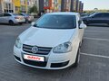 2009 Volkswagen Jetta V, белый, 750000 рублей