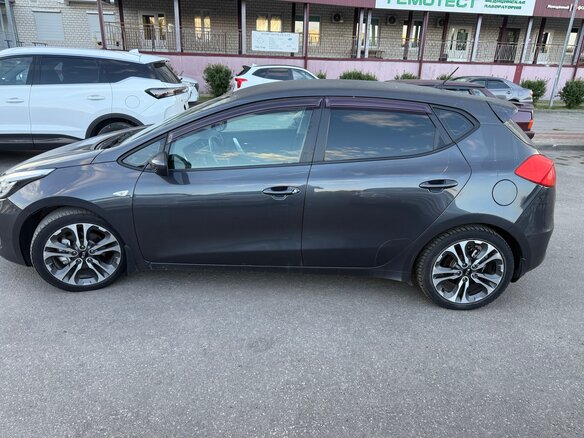 2015 Kia Ceed II Рестайлинг, серый, 940000 рублей - вид 2
